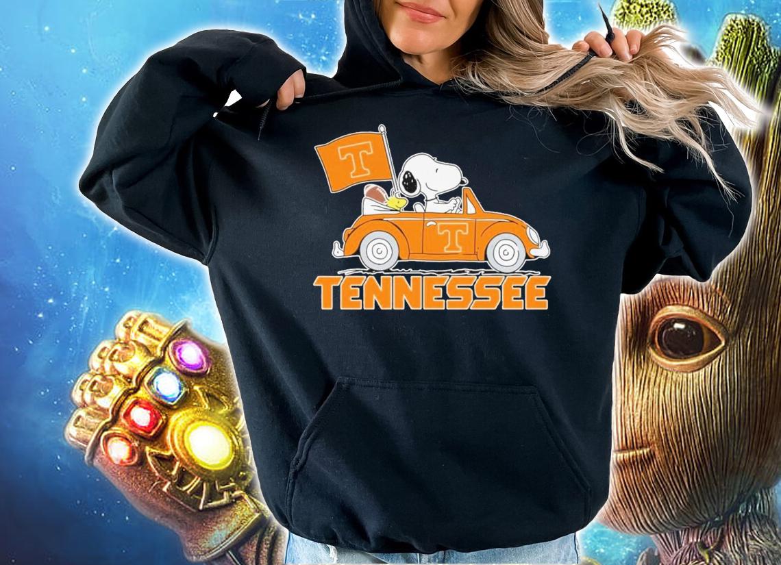 Snoopy And Woodstock Driving Car Tennessee Volunteers Flag t-shirt hoodie