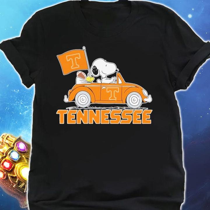 Snoopy And Woodstock Driving Car Tennessee Volunteers Flag t-shirt shirt