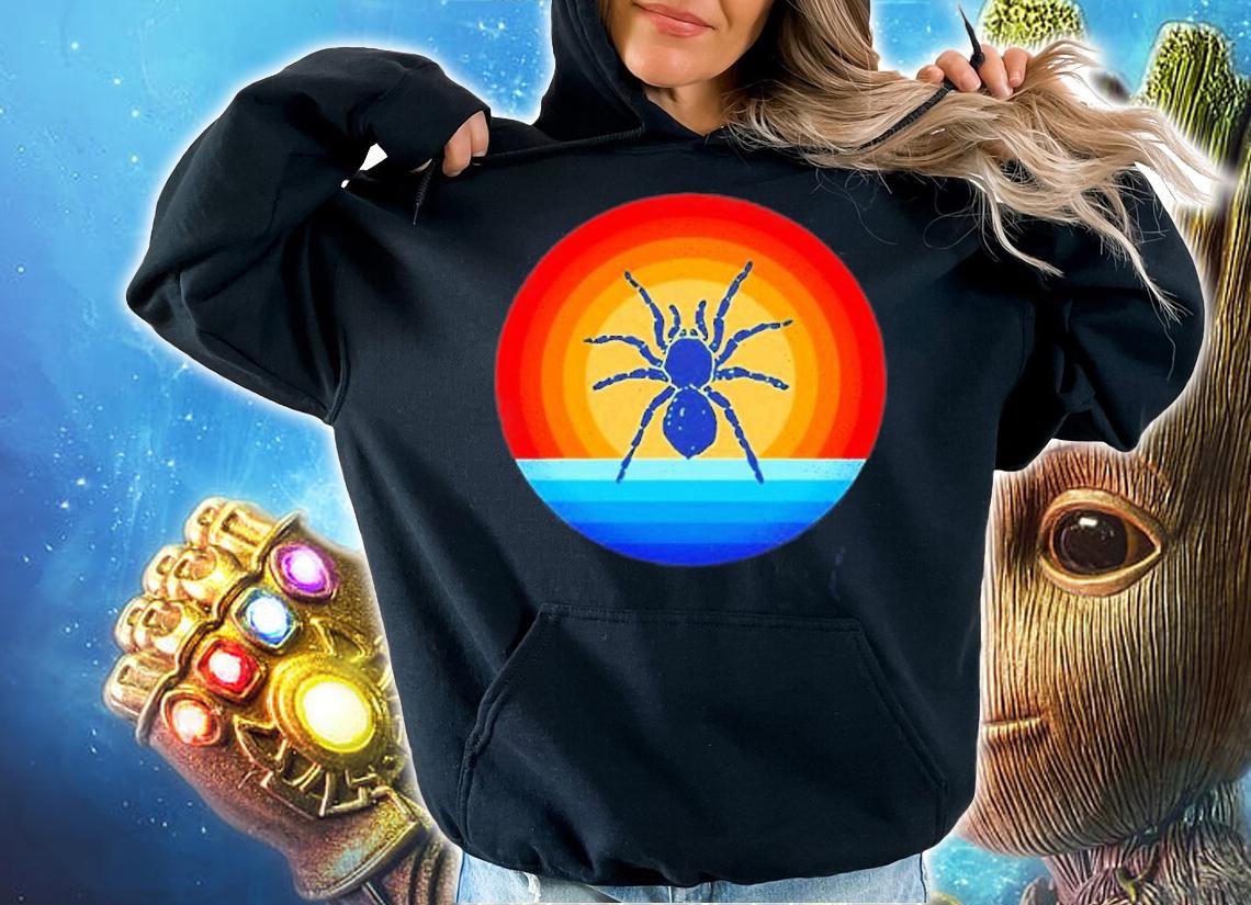 Spider Retro Vintage 60S 70S Sunset Tarantula Bug Insect Men T-Shirt hoodie