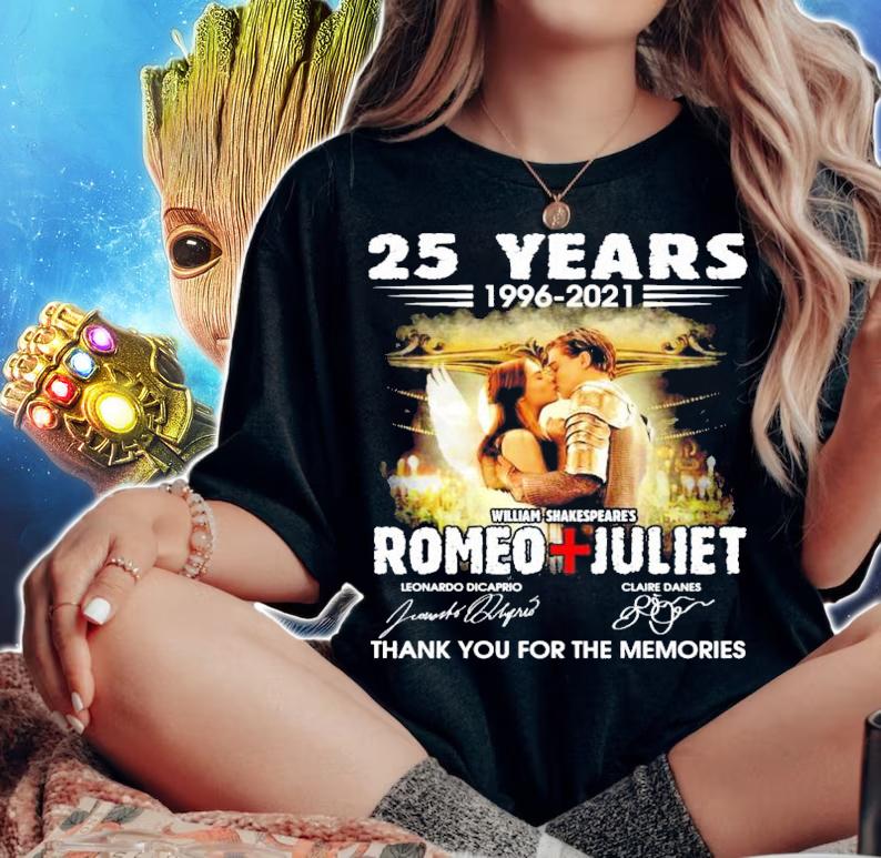 25 years 1996-2021 William Shakespeare's Romeo Juliet signatures t-shirt woman shirt