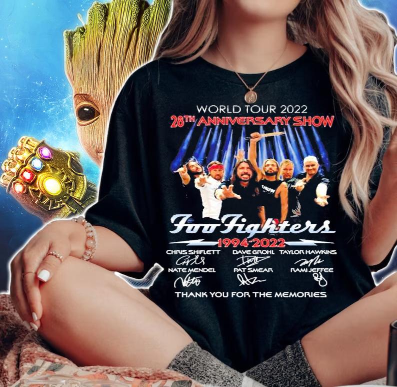 28th anniversary show Foo Fighters 1994-2022 signatures t-shirt woman shirt