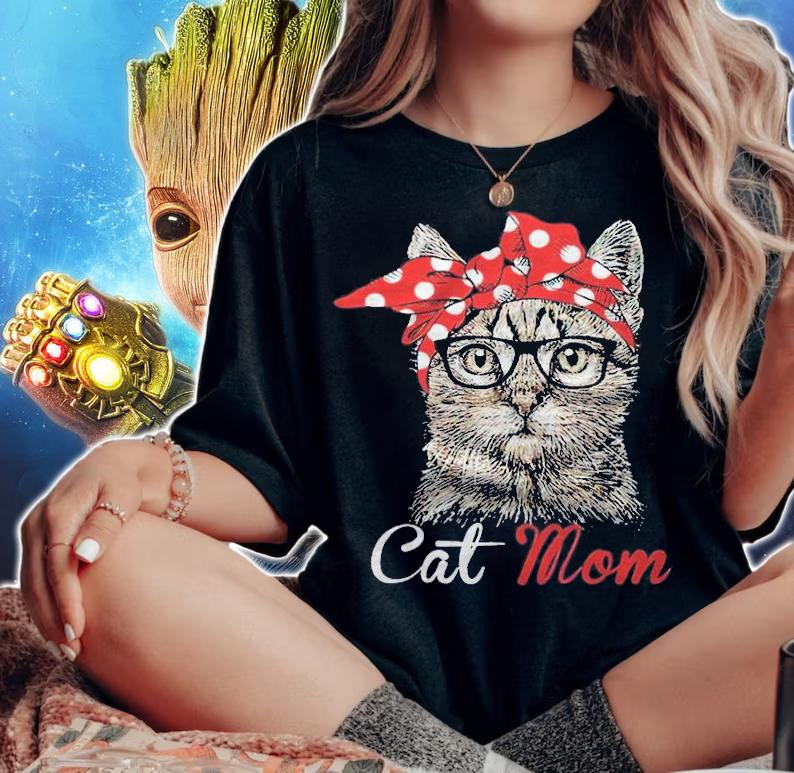 Funny cat mom 2021 T-shirt woman shirt