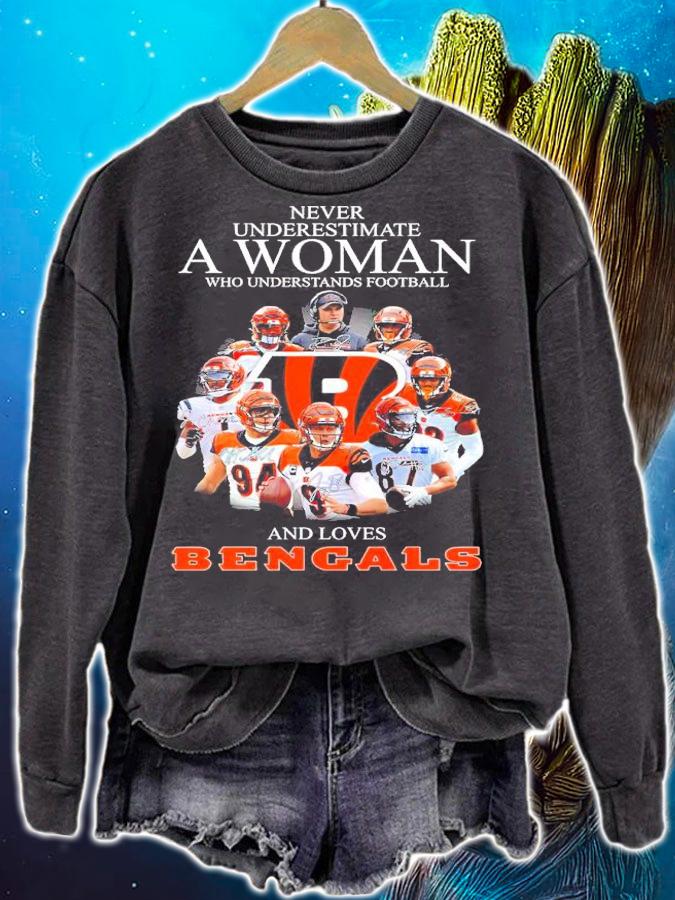Never Underestimate A Woman Who Understands Football And Loves Bengals Signatures Shirt sweatshirt