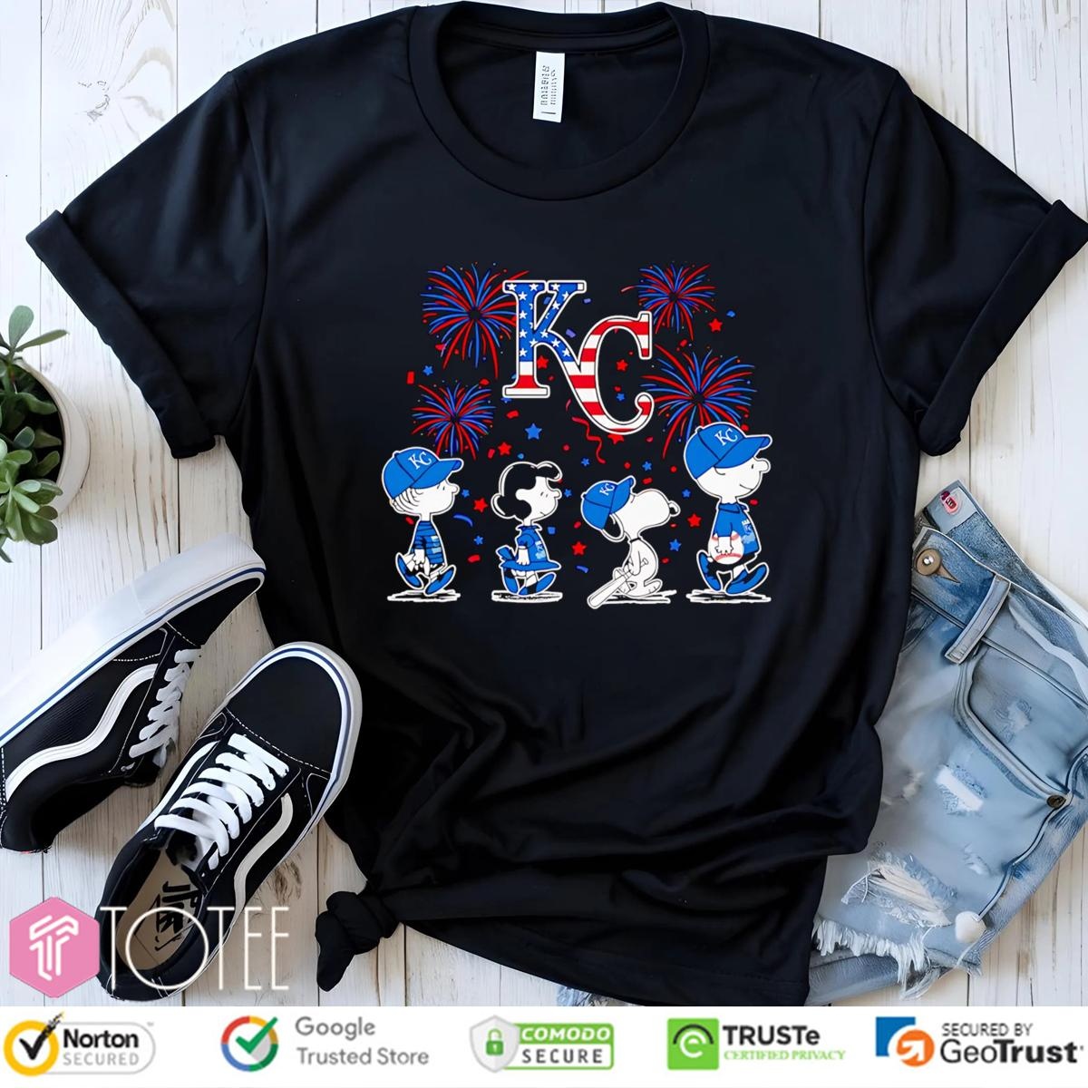 Peanuts Snoopy Kansas City Royals Fireworks 4Th Of July T-shirt