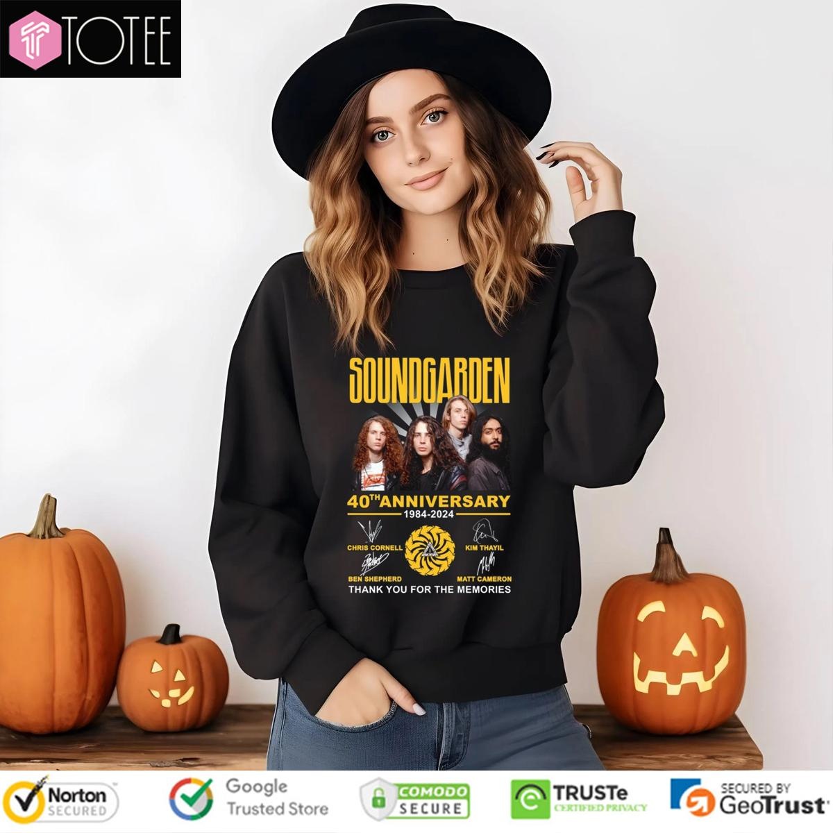 Sweatshirt